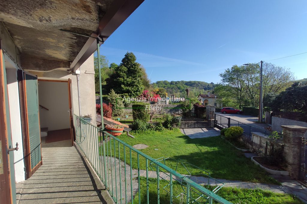 two room apartment with garden and garage Stresa hills alto vvergante for sale real estate ellebi