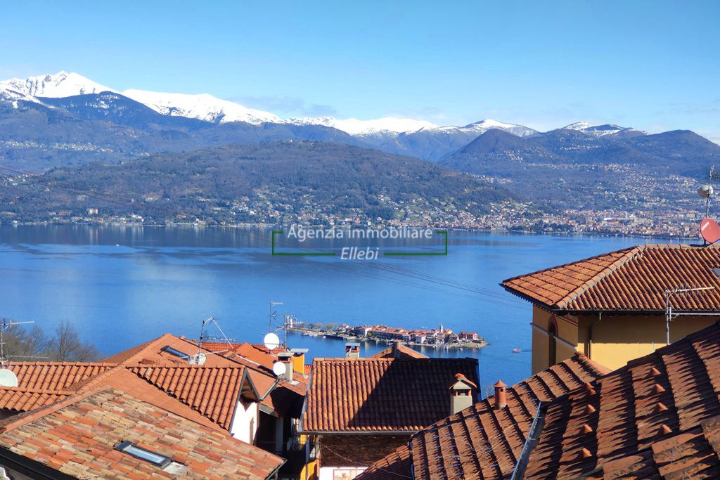 vista lago camera da letto avendesi Casa indipendente in Someraro di stresa agenzia immobiliare Ellebi